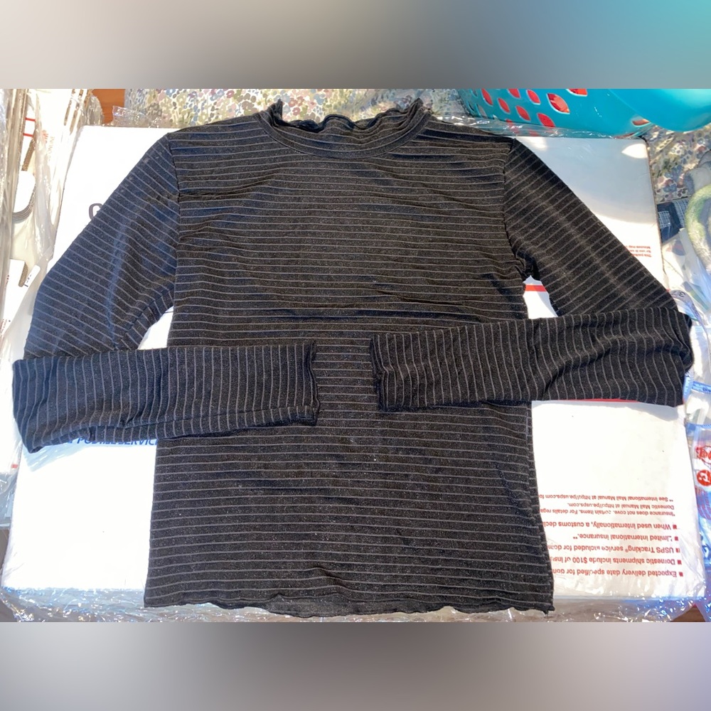 Billabong sheer long sleeve top in black stripes size women’s XS.